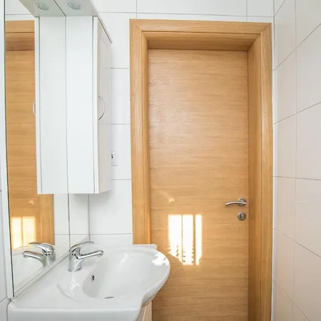 Maria Apartman Sukosan Exterior photo